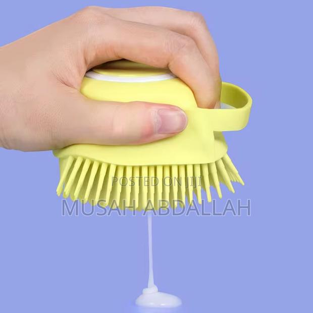 Pets Bathing Brush for Cats and Dogs photo 2