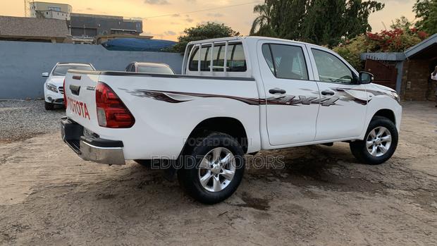 Toyota Hilux Revo Smart Cab Deisel 2.8 AWD 2016 White