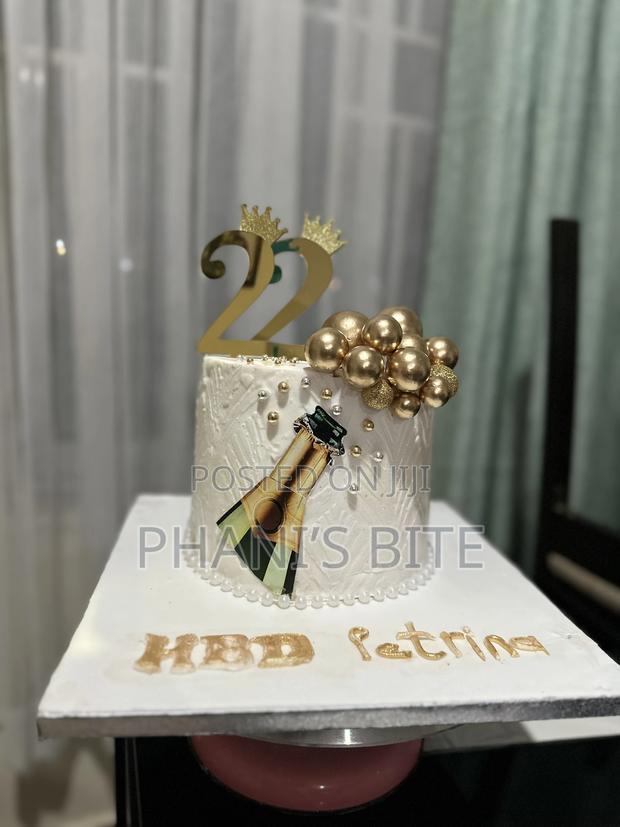 Fondant Cake 3layers Size6 · Photo 2