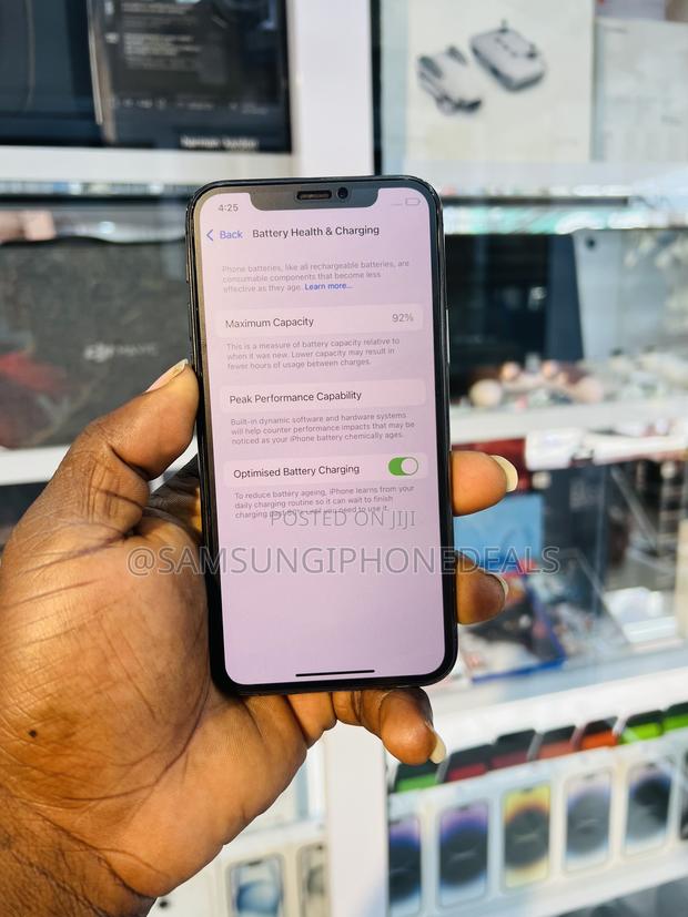 Apple iPhone 11 Pro 64 GB Black photo 2