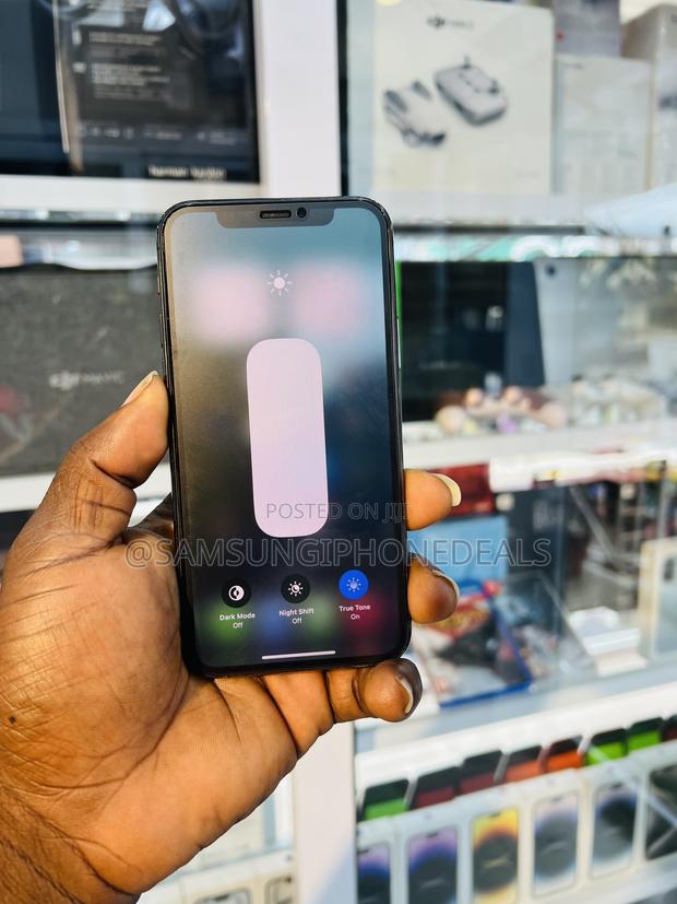 Apple iPhone 11 Pro 64 GB Black photo 3