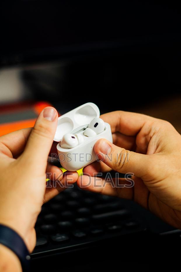 Apple Airpods Pro (2nd Gen) With Magsafe Case