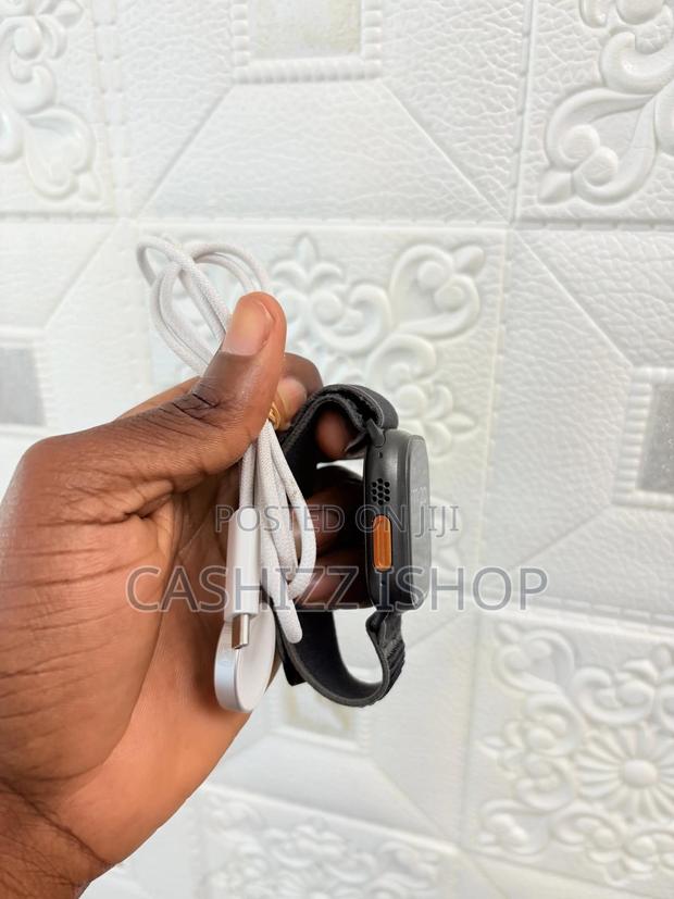 Apple Watch Ultra 2 Black · Photo 4