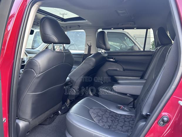 Toyota Highlander 2024 Red