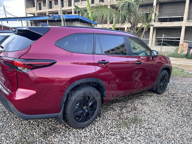 Toyota Highlander 2024 Red