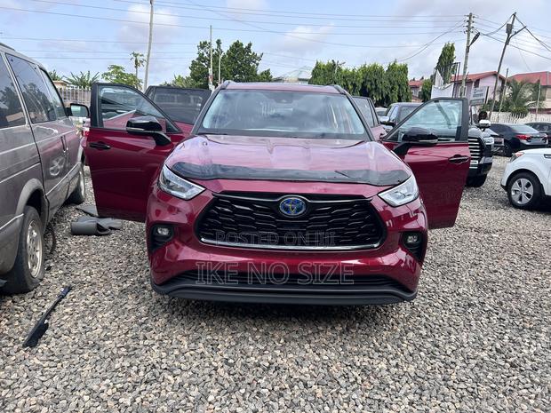 Toyota Highlander 2024 Red