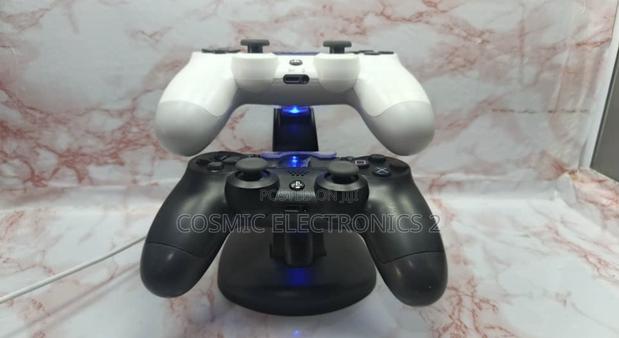 Slim Pro Dual Charging Stand photo 5