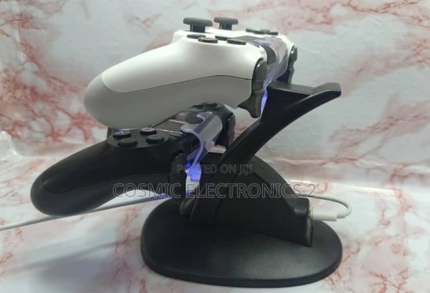 Slim Pro Dual Charging Stand photo 12