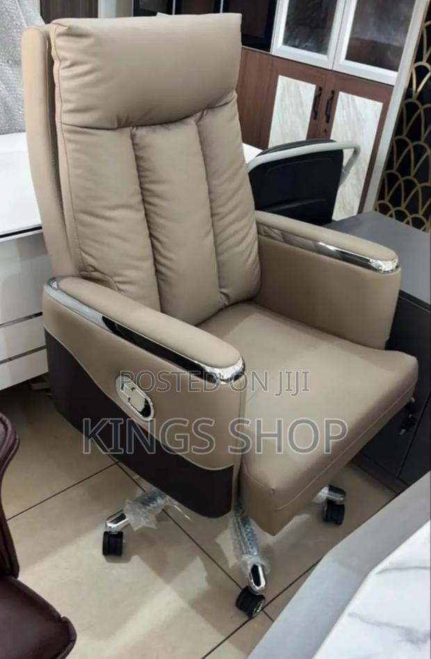 Executive Office Chair · Photo 2