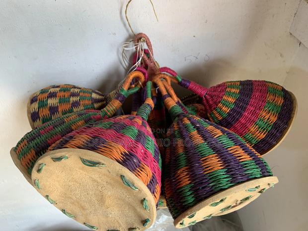 Maracas (Hoop Red/Bell Basket) · Photo 3