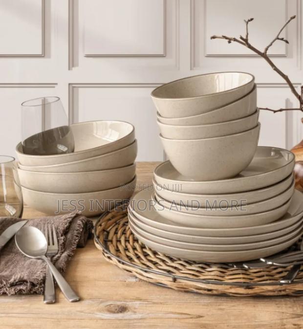 Over Back 16-Piece Dinnerware Set · Photo 3