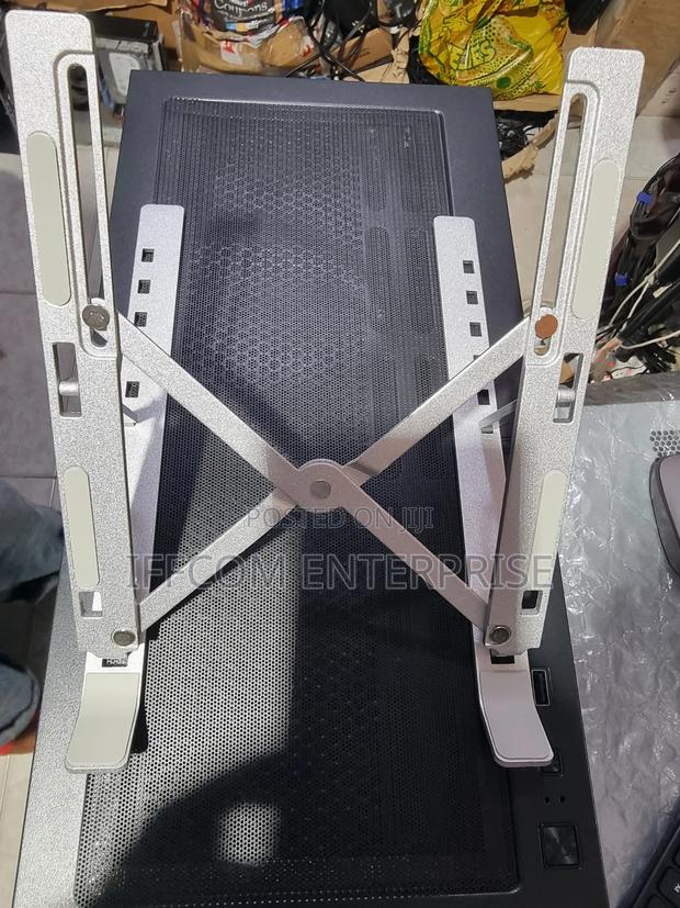 Laptop Stand · Photo 3