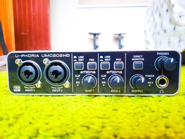Behringer U-phoria Umc202hd photo 4