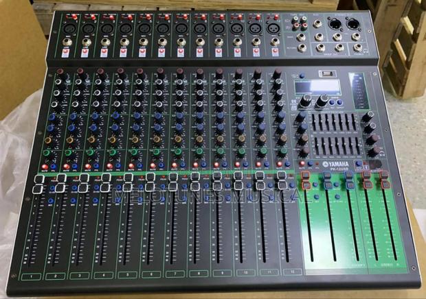 Yamaha Pk-12usb 12channel Mixing Console. · Photo 2