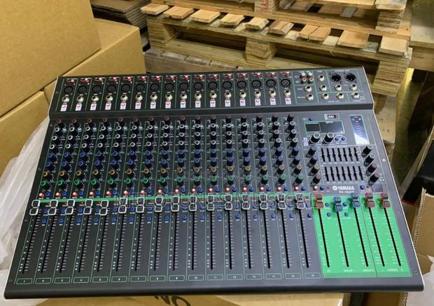 Yamaha Pk-16usb 16-Channel Music Mixer · Photo 2