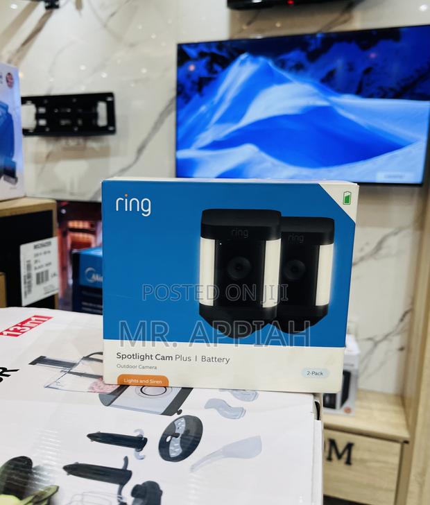 Uniquely Ring 2 in 1 Sportlight Cam Plus/ Battery. · Photo 2