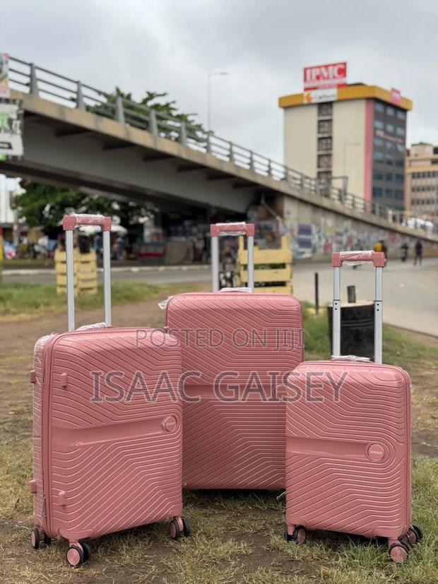 Three in One Quality Anticrake Lightweight Luggages · Photo 1