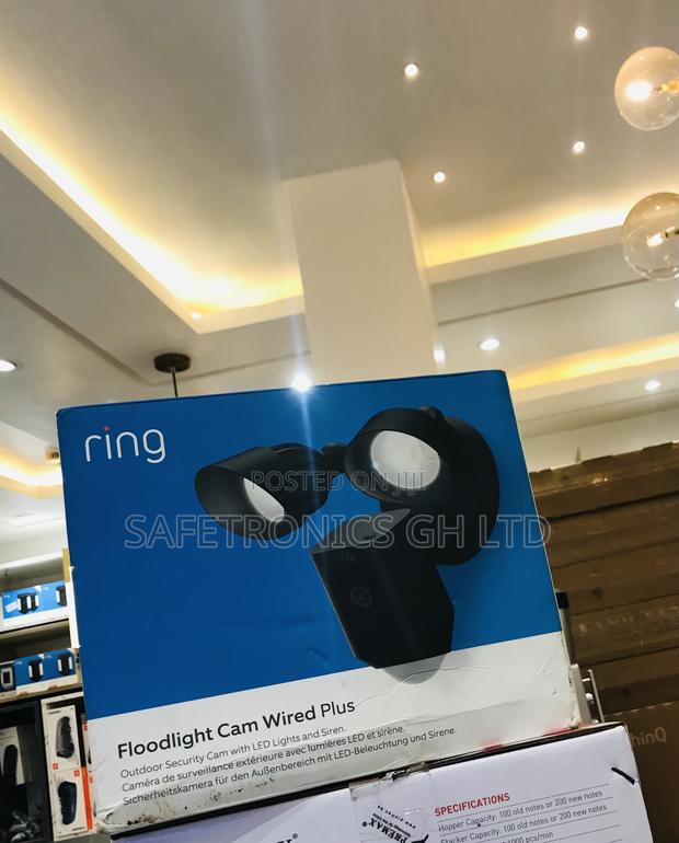 Zealous Quality Ring Floodlight Cam Wired · Photo 2