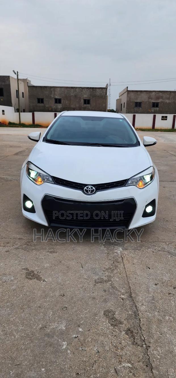 Toyota Corolla S Plus 4dr Sedan (1.8L 4cyl CVT) 2016 White