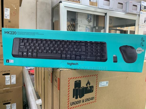 Logitech Keyboard · Photo 2