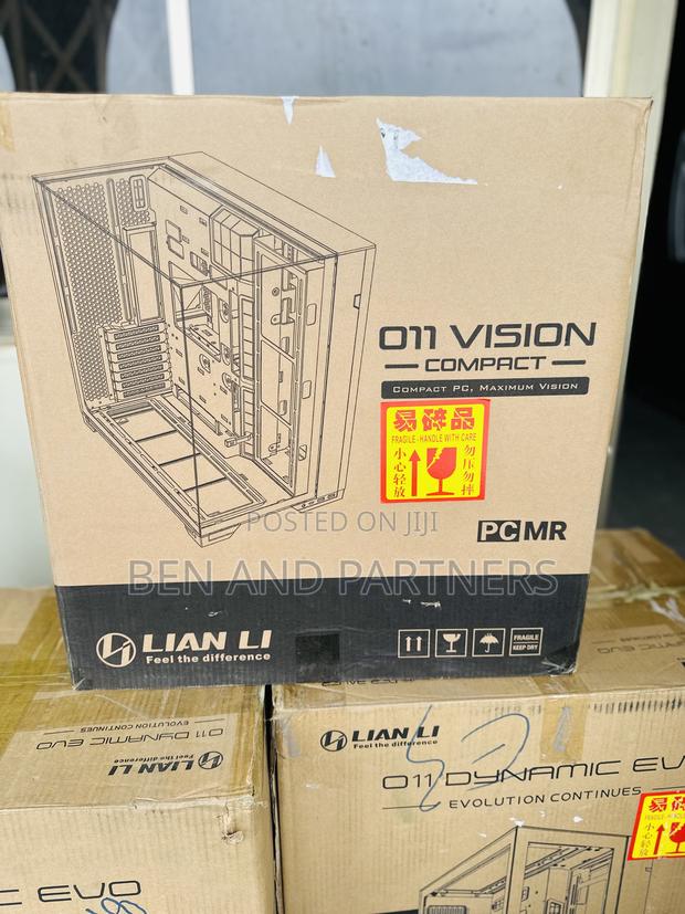 Lian Li O11 Vision Compact Black Gaming Case · Photo 4