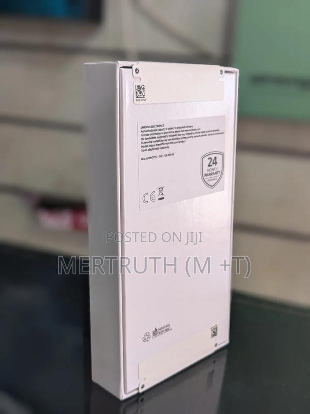 New Samsung Galaxy A56 128 GB Gray photo 3