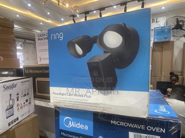 Buy Authentic Ring Floodlight Cam Wired Plus Motion 1080p · Photo 2