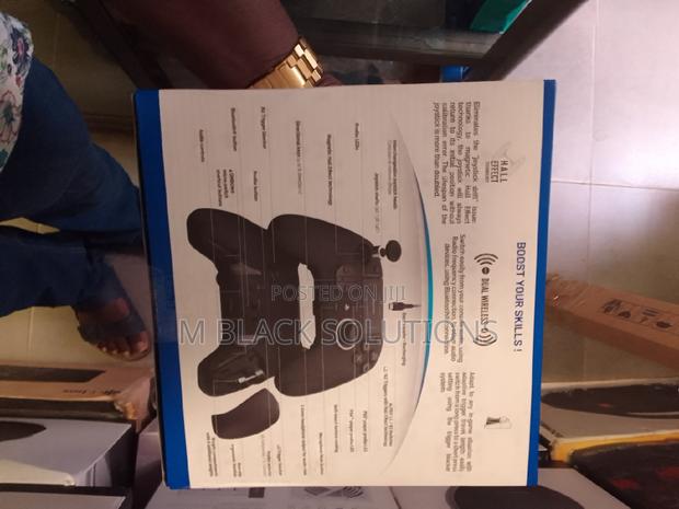 Revolution Pro 5 Wireless Controller · Photo 4