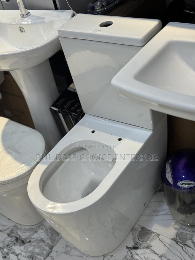 Aqua Water Closet (Soft Close) · Photo 4