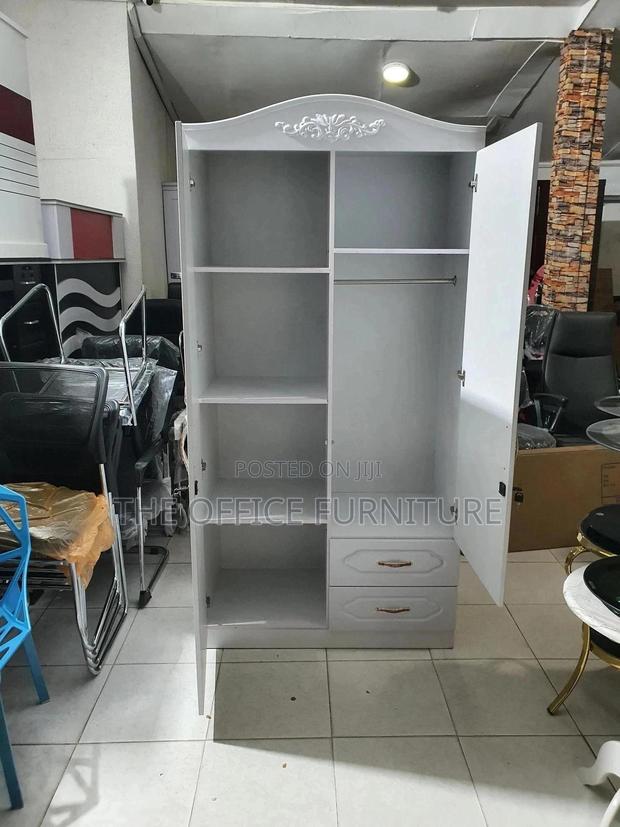 Two Doors Wardrobe · Photo 4