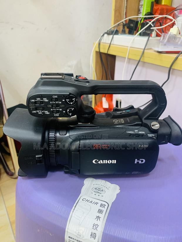 Xa30 Camcorder · Photo 3