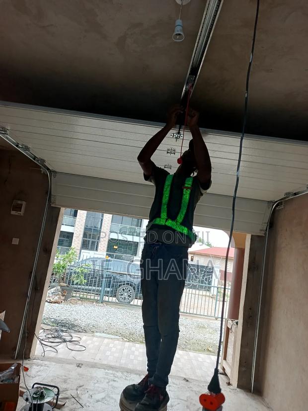 Garage Gate Installation photo 3