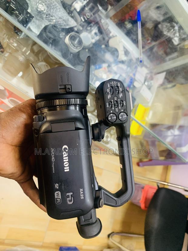 Wi-Fi Direct Xa25 Camera Sdi/Hdmi Video Output · Photo 3