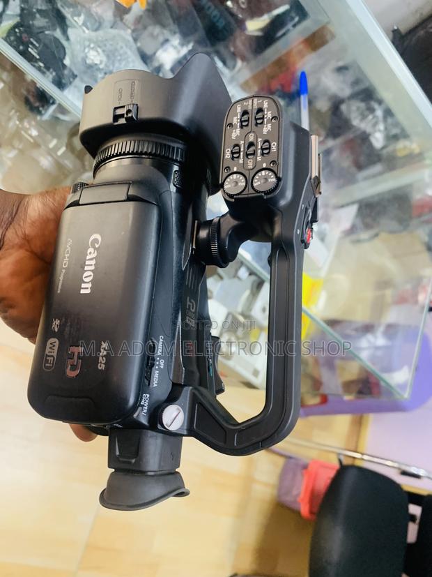 Canon Xa25 Professional Video Camera for Tv Studios · Photo 3