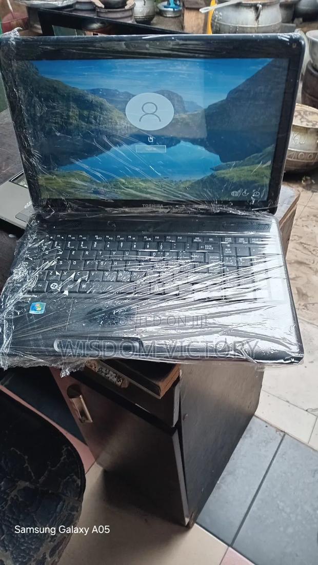New Laptop Toshiba Satellite C850 4GB Intel Core I3 HDD 250GB photo 4