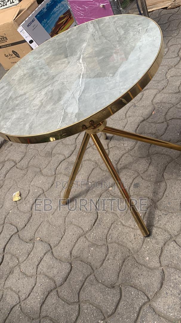 Dining Table · Photo 3