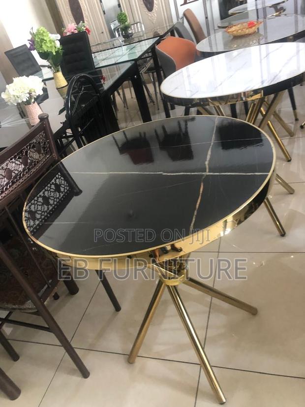 Dining Table · Photo 4