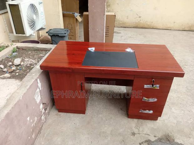 Single Executive Table