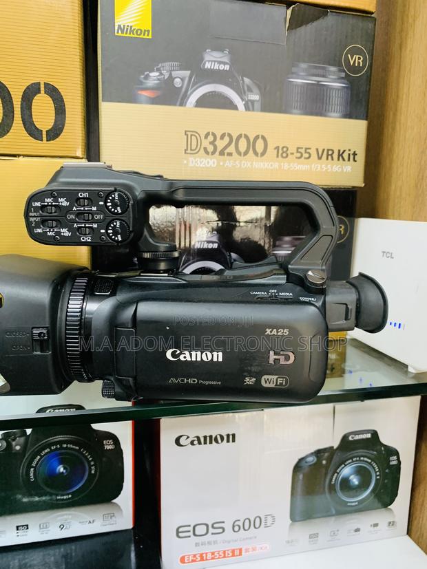 Canon Sdi / Hdmi Xa25 Video Camera · Photo 3