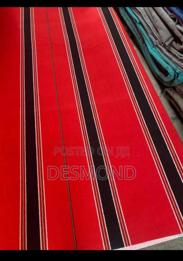 Red Colour photo 3