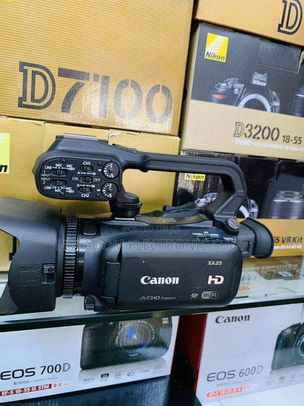 Full Option Canon Xa25 Video Camera · Photo 2