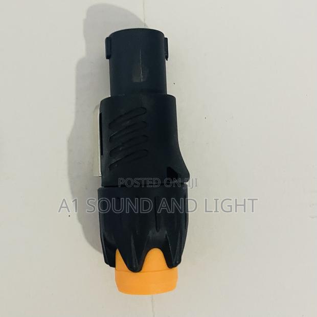 Yc045 Speaker Plug · Photo 3