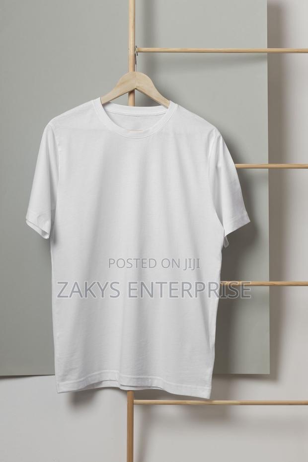 White T Shirt · Photo 3