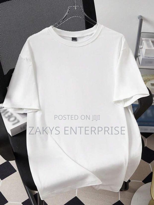 White T Shirt · Photo 4