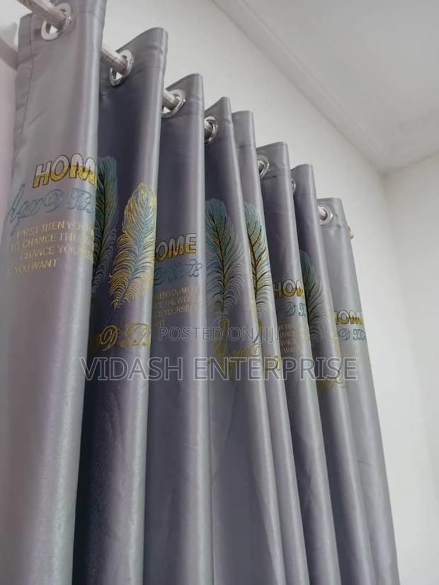 Sunlight Control ( Width 4.5 Feet/ Length 8.5 Feet · Photo 2