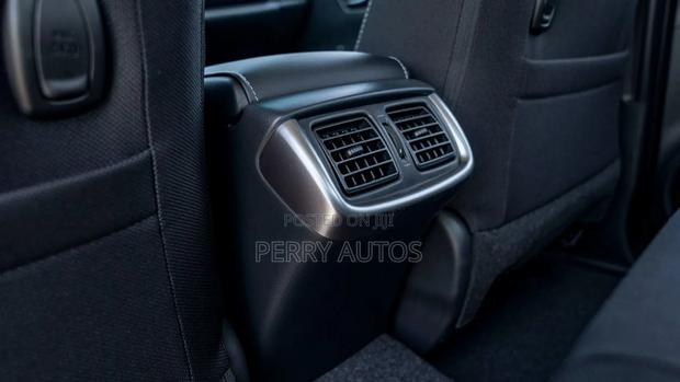 New Toyota Hilux 2023 Black photo 9