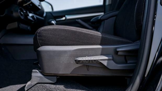 New Toyota Hilux 2023 Black photo 13
