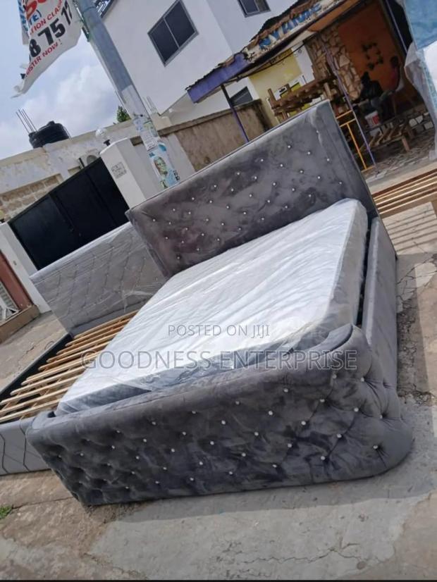 Design Queen Size Bed Frame With Mattress · Photo 2