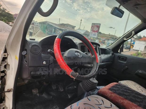 Nissan Caravan 2010 White