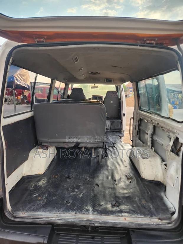 Nissan Caravan 2010 White